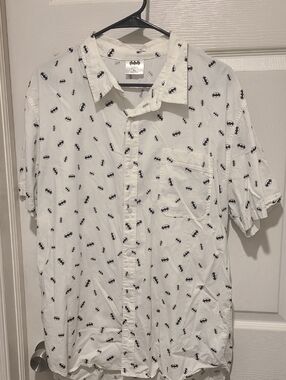 Batman White Short-Sleeve Button-Down Shirt with Black Logo Print